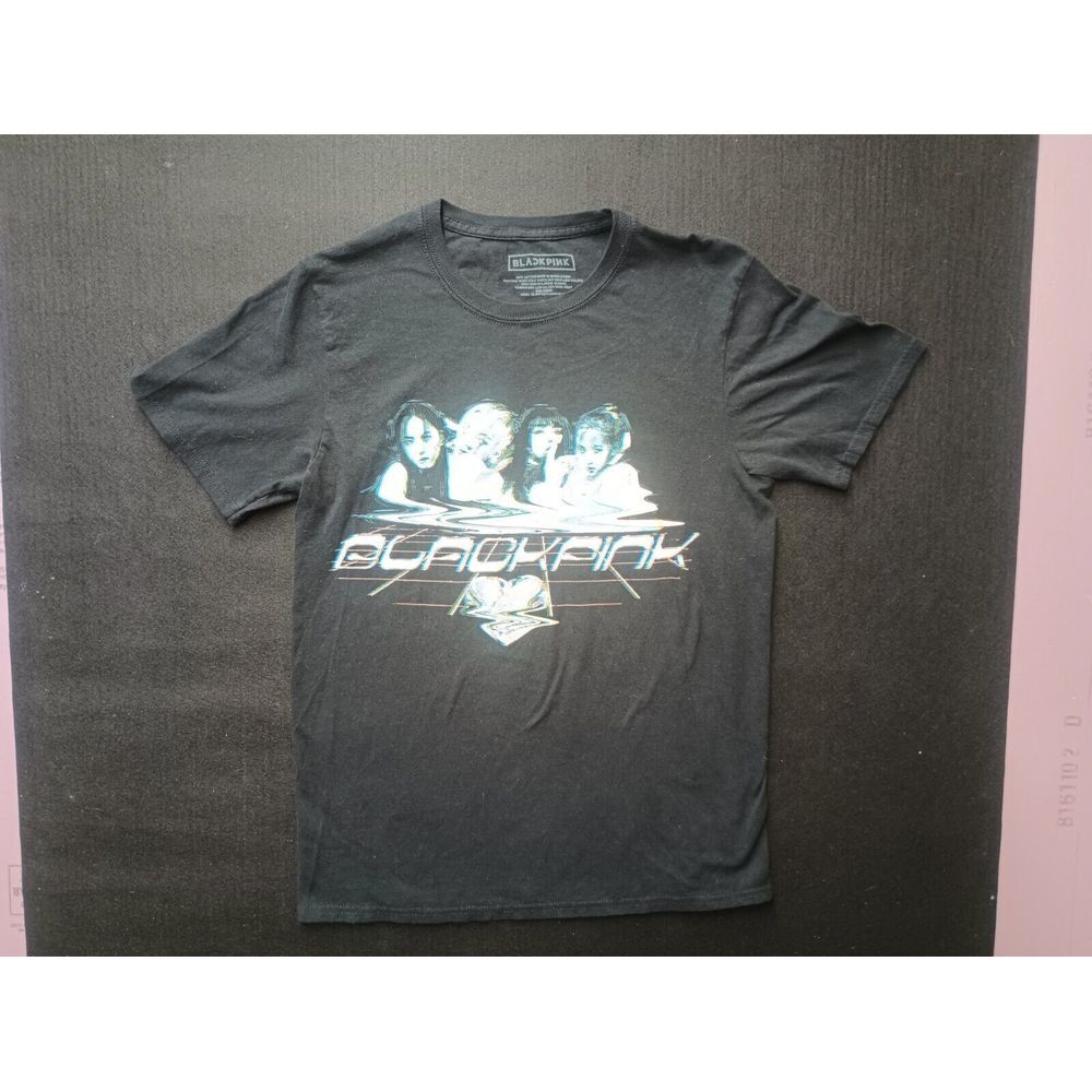 divided black pink t shirt black Short sleeve size Large‎ - Picture 2 of 4